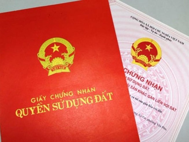 Giấy đỏ ghi tên cả gia đình: Hay và dở Giấy đỏ ghi tên cả gia đình: Hay và dở