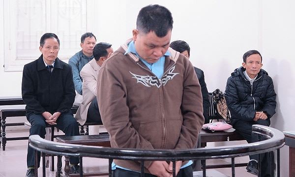 Hà Nội: Cảnh sát khu vực lừa đảo hơn 3,8 tỷ đồng Hà Nội: Cảnh sát khu vực lừa đảo hơn 3,8 tỷ đồng