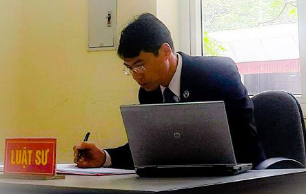 Người đồng hành cùng thân chủ đi tìm công lý Người đồng hành cùng thân chủ đi tìm công lý